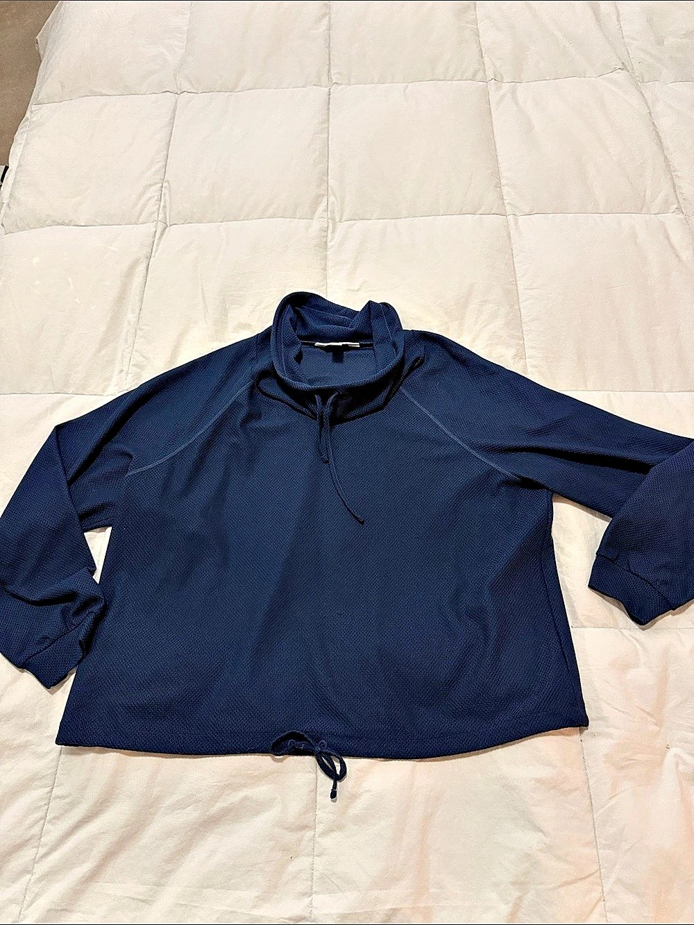 Joy Lab navy pullover Size XL -slightly cropped